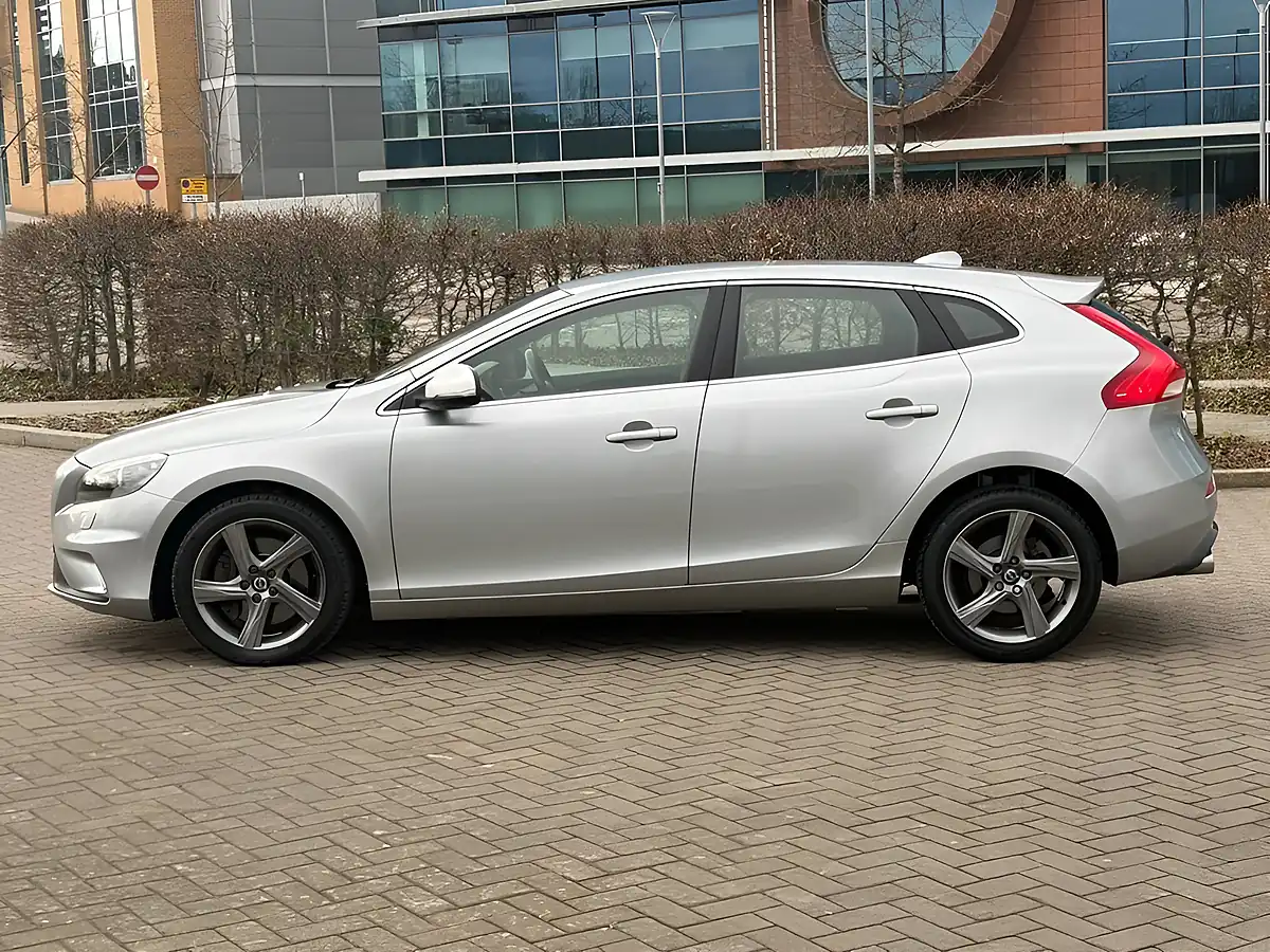Used 2015 Volvo V40 R-Design Silver - Interior and Exterior details 4