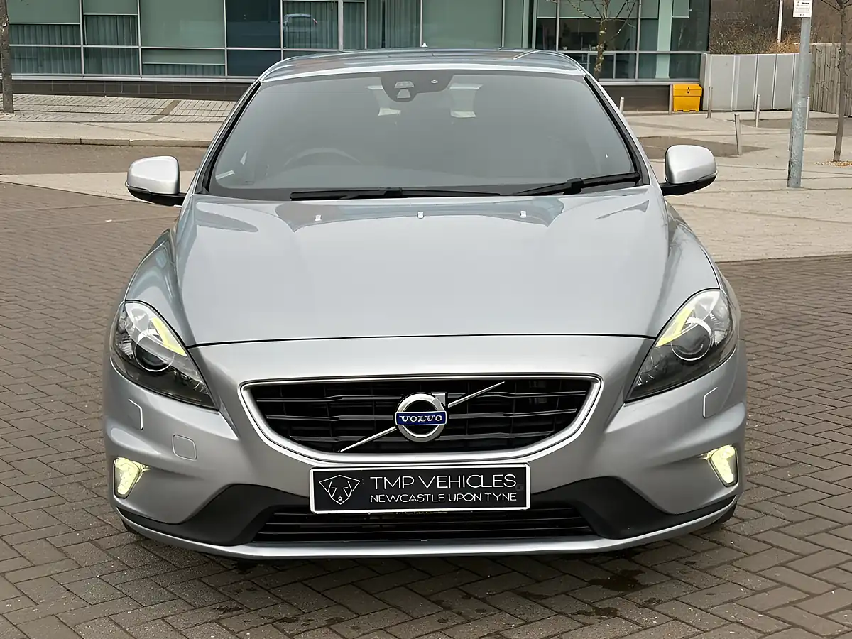 Used 2015 Volvo V40 R-Design Silver - Interior and Exterior details 7