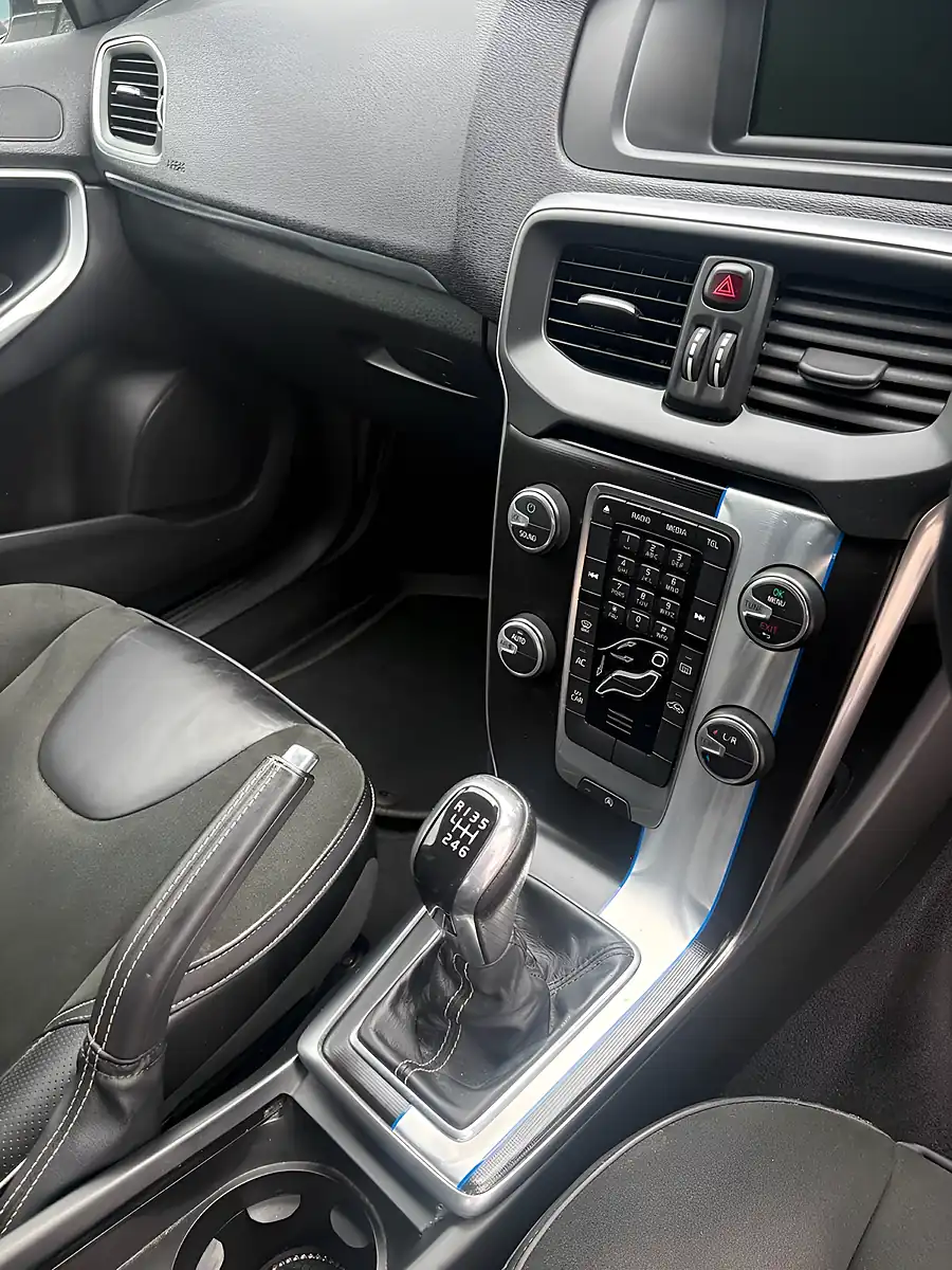 Used 2015 Volvo V40 R-Design White - Interior and Exterior details 10