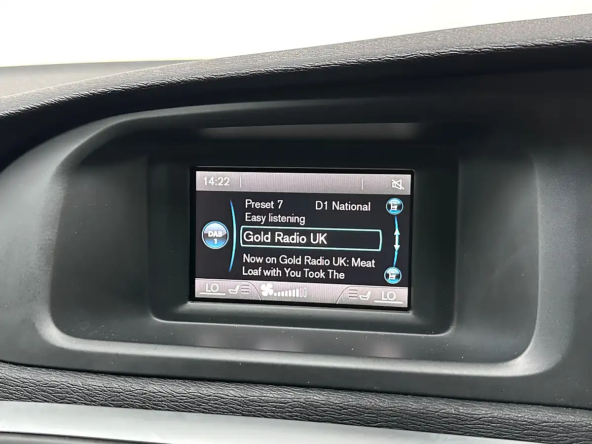 Used 2015 Volvo V40 R-Design White - Interior and Exterior details 10