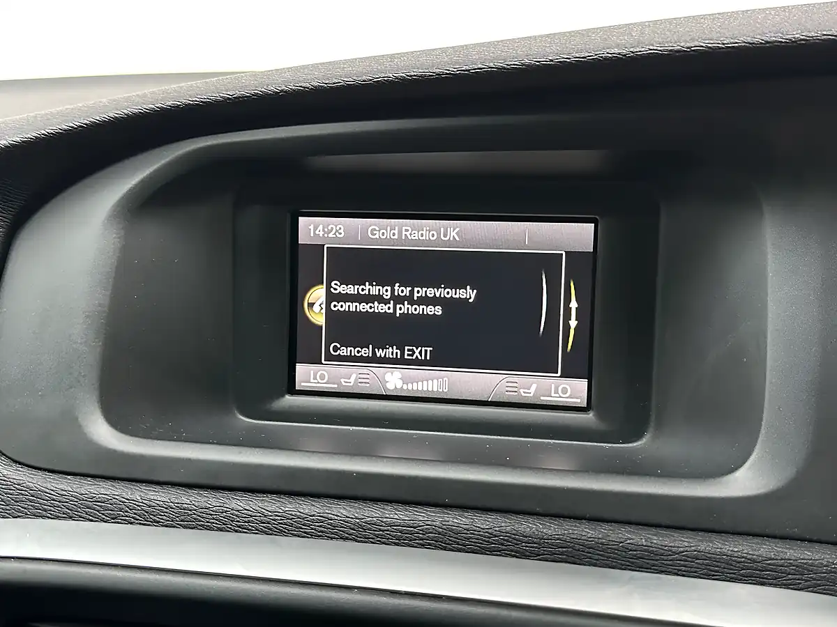 Used 2015 Volvo V40 R-Design White - Interior and Exterior details 11