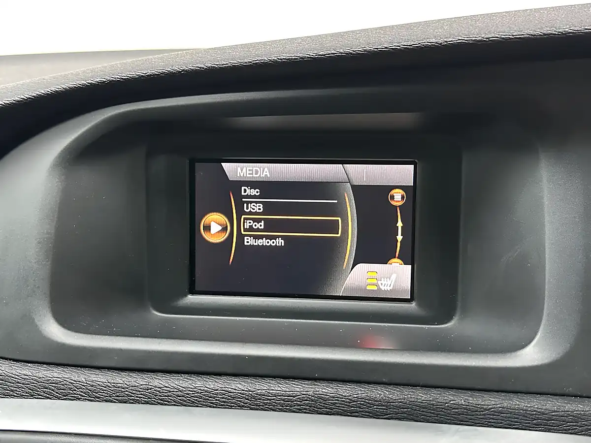 Used 2015 Volvo V40 R-Design White - Interior and Exterior details 12