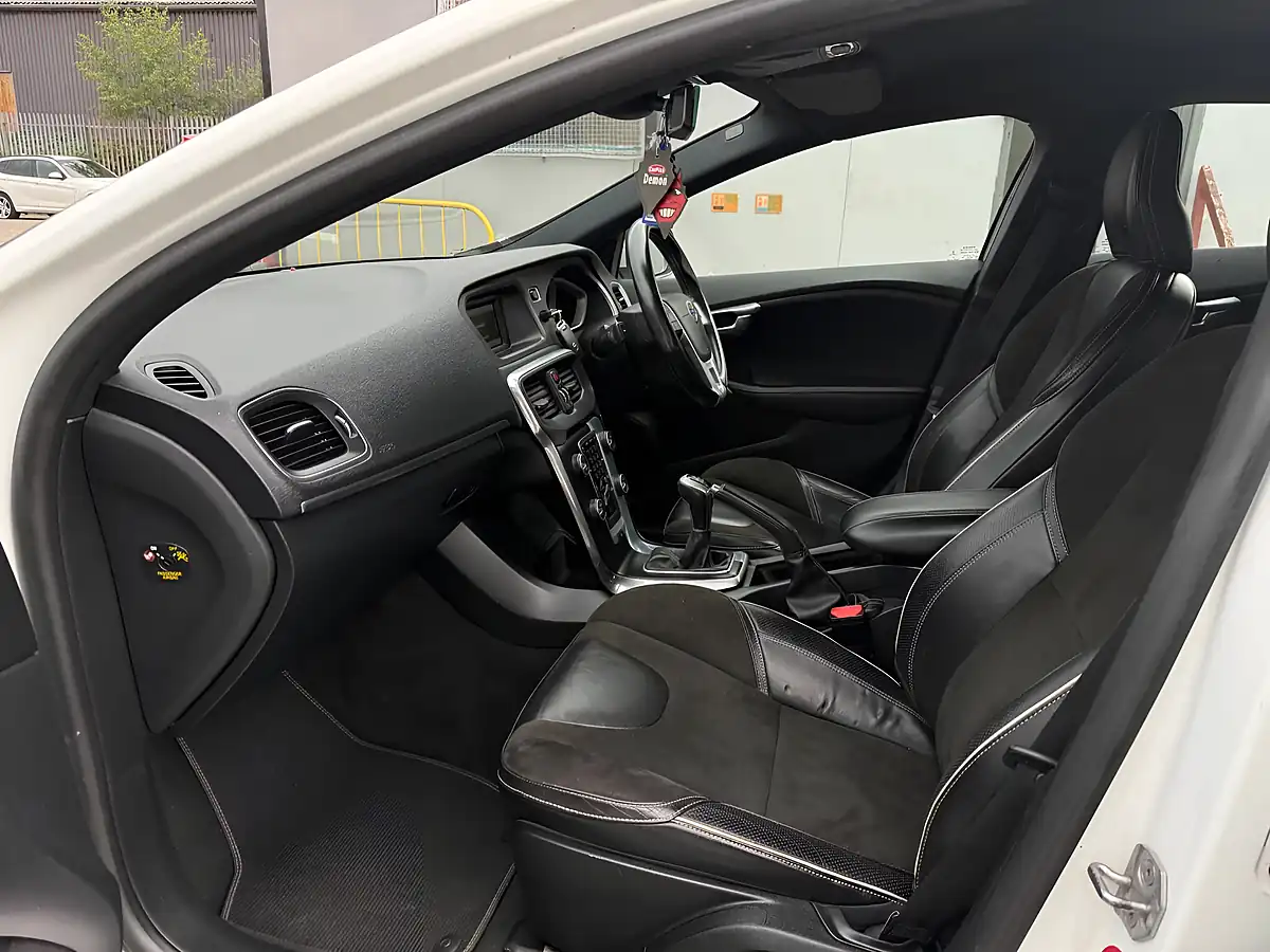 Used 2015 Volvo V40 R-Design White - Interior and Exterior details 11