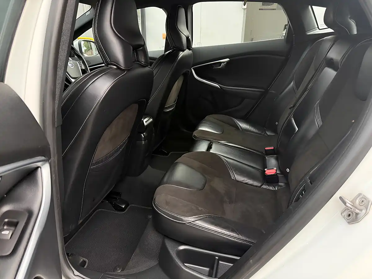 Used 2015 Volvo V40 R-Design White - Interior and Exterior details 12