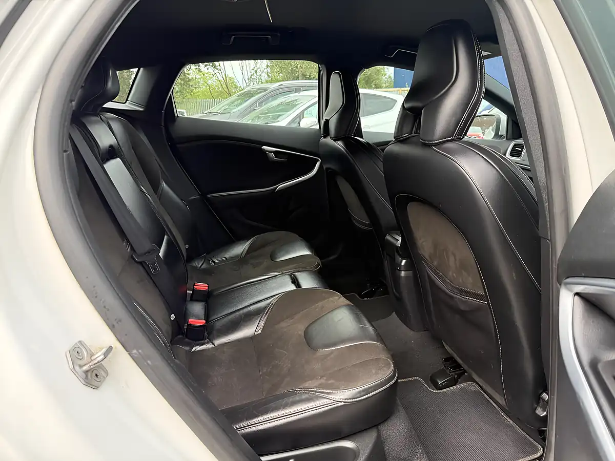 Used 2015 Volvo V40 R-Design White - Interior and Exterior details 13