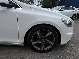 Used 2015 Volvo V40 R-Design White - Interior and Exterior details 19