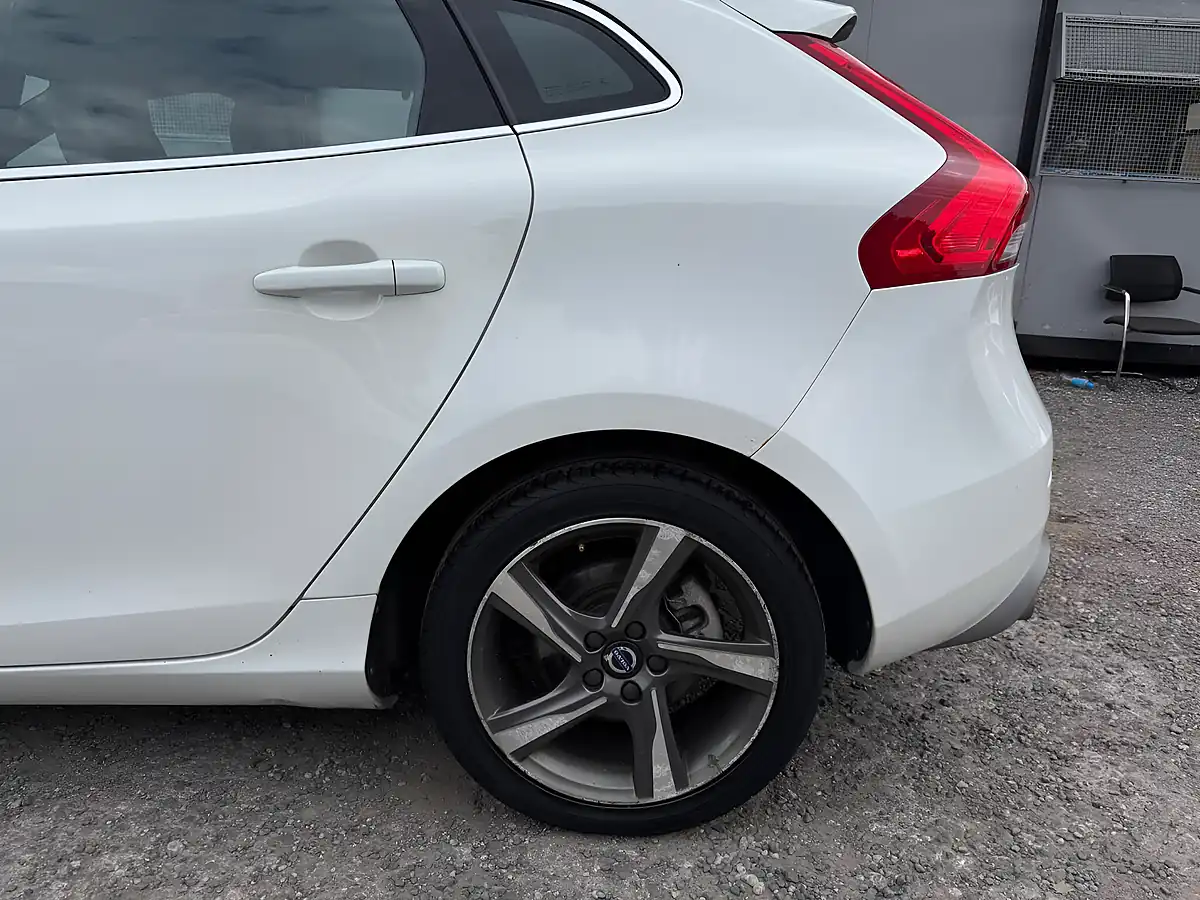 Used 2015 Volvo V40 R-Design White - Interior and Exterior details 20