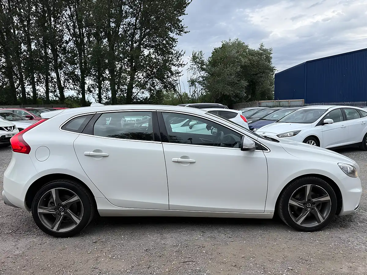 Used 2015 Volvo V40 R-Design White - Interior and Exterior details 9
