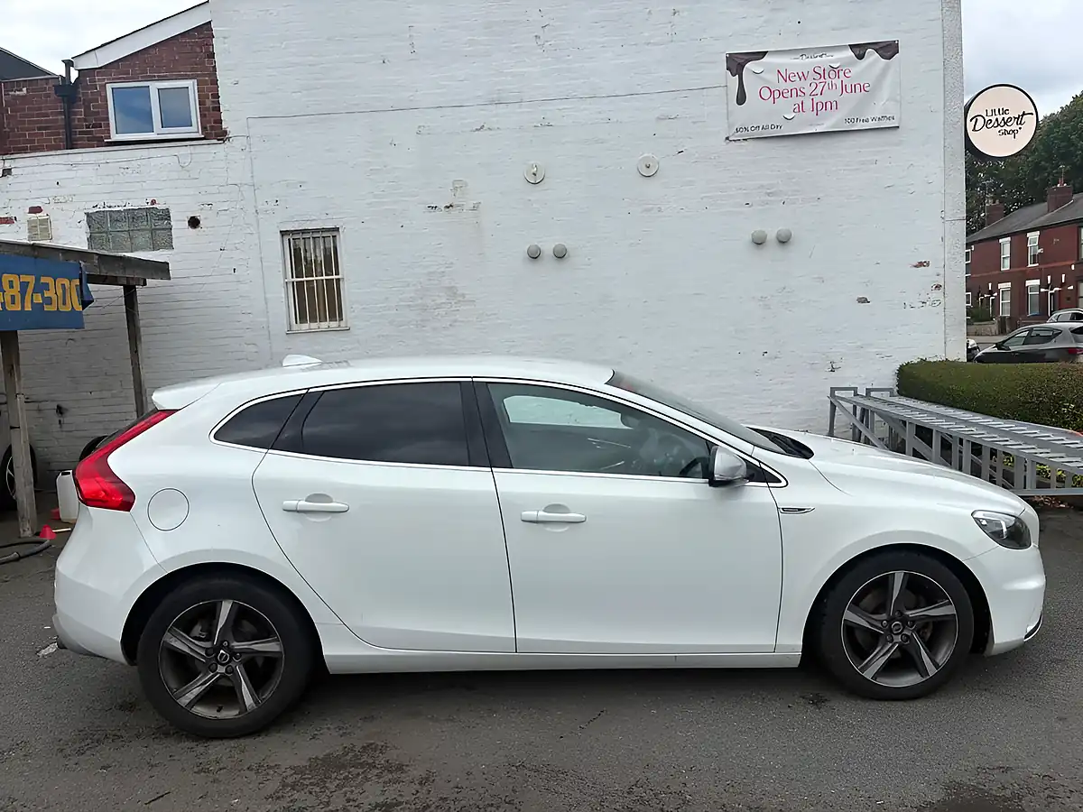 Used 2015 Volvo V40 R-Design White - Interior and Exterior details 10