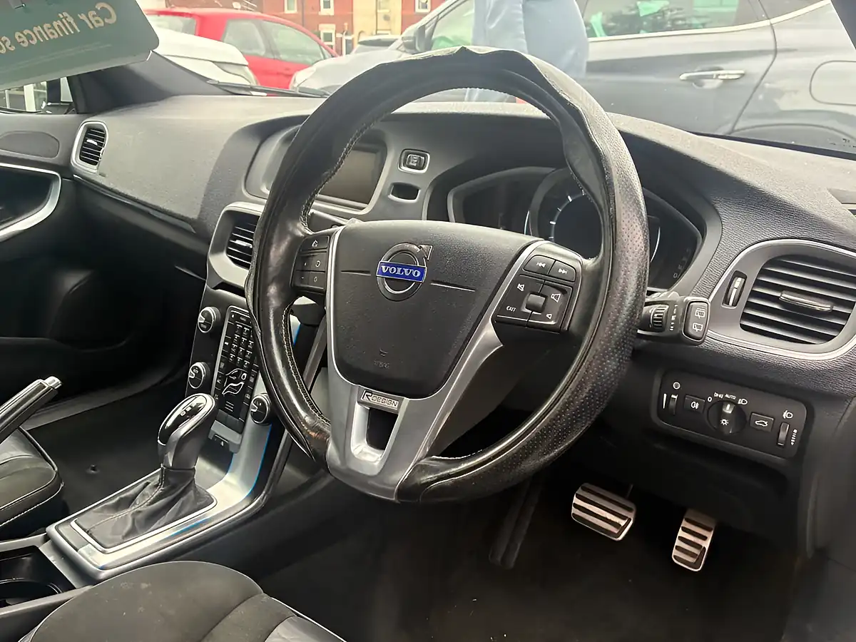 Used 2015 Volvo V40 R-Design White - Interior and Exterior details 11
