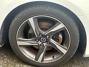 Used 2015 Volvo V40 R-Design White - Interior and Exterior details 15