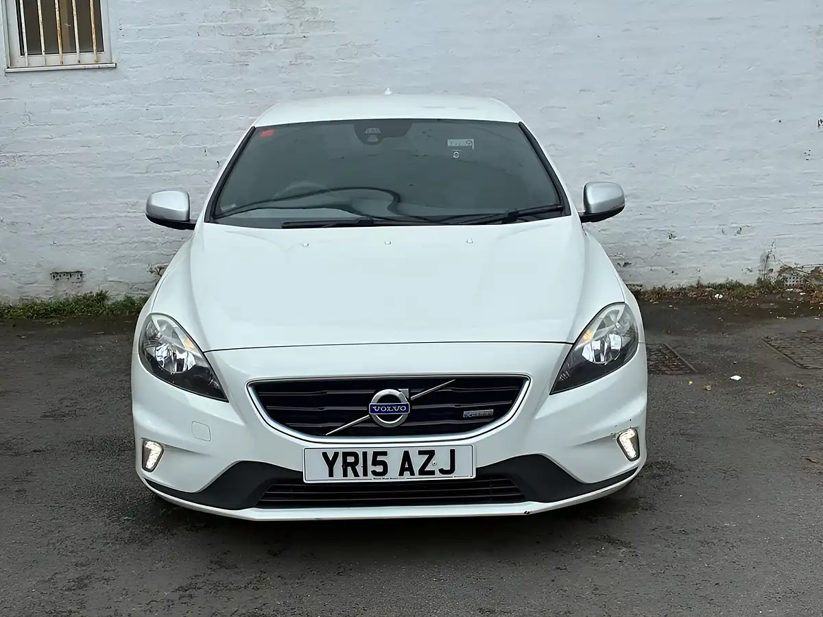 Used 2015 Volvo V40 R-Design White - Interior and Exterior details 5