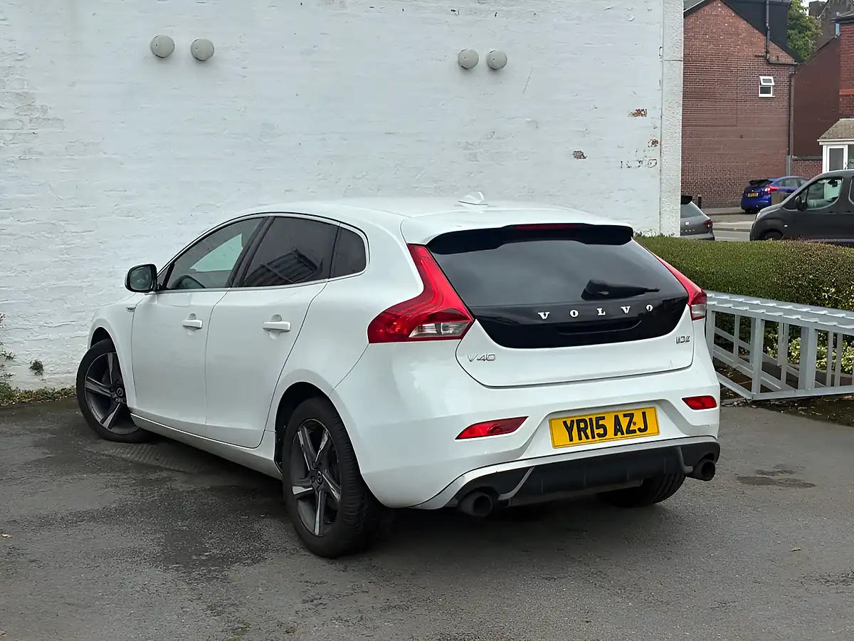 Used 2015 Volvo V40 R-Design White - Interior and Exterior details 7