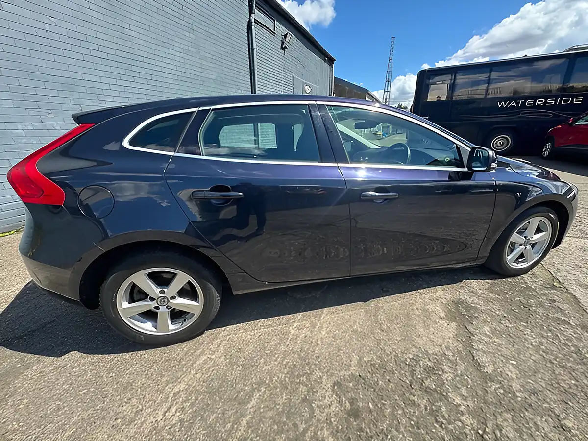 Used 2015 Volvo V40 Se Blue - Interior and Exterior details 13