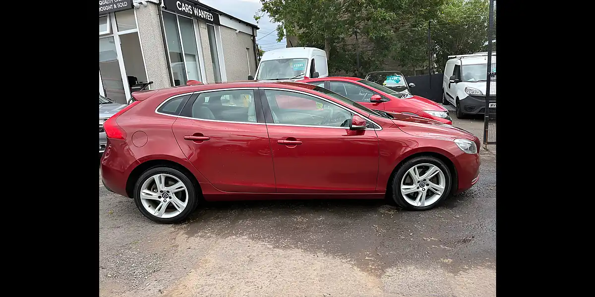 Used 2015 Volvo V40 Se Lux Nav Red - Interior and Exterior details 2