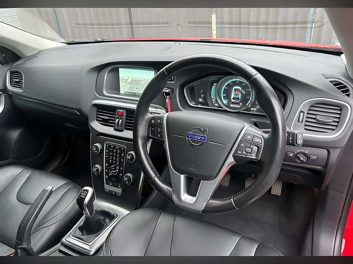 Used 2015 Volvo V40 Se Lux Nav Red - Interior and Exterior details 10