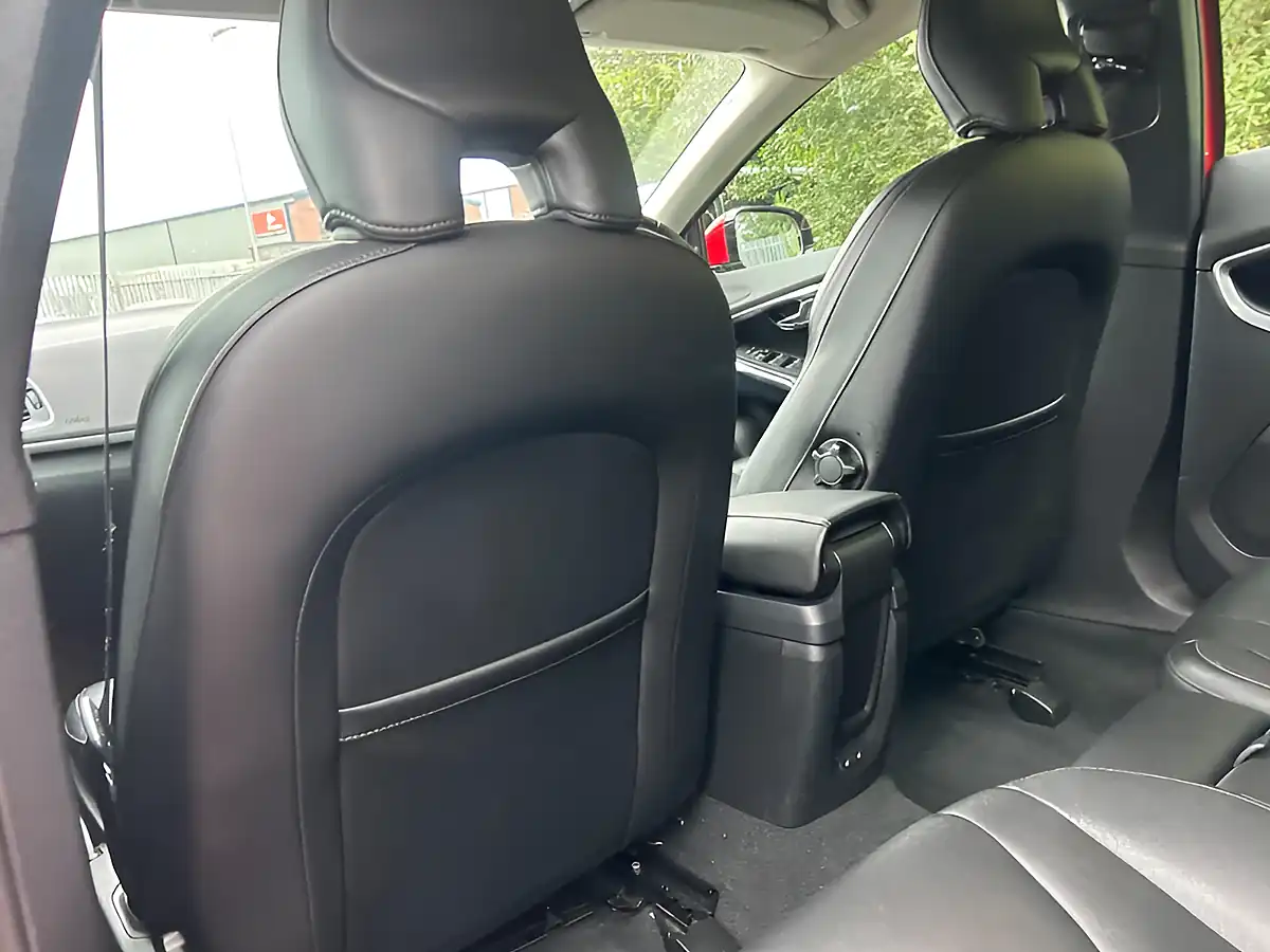 Used 2015 Volvo V40 Se Lux Nav Red - Interior and Exterior details 13