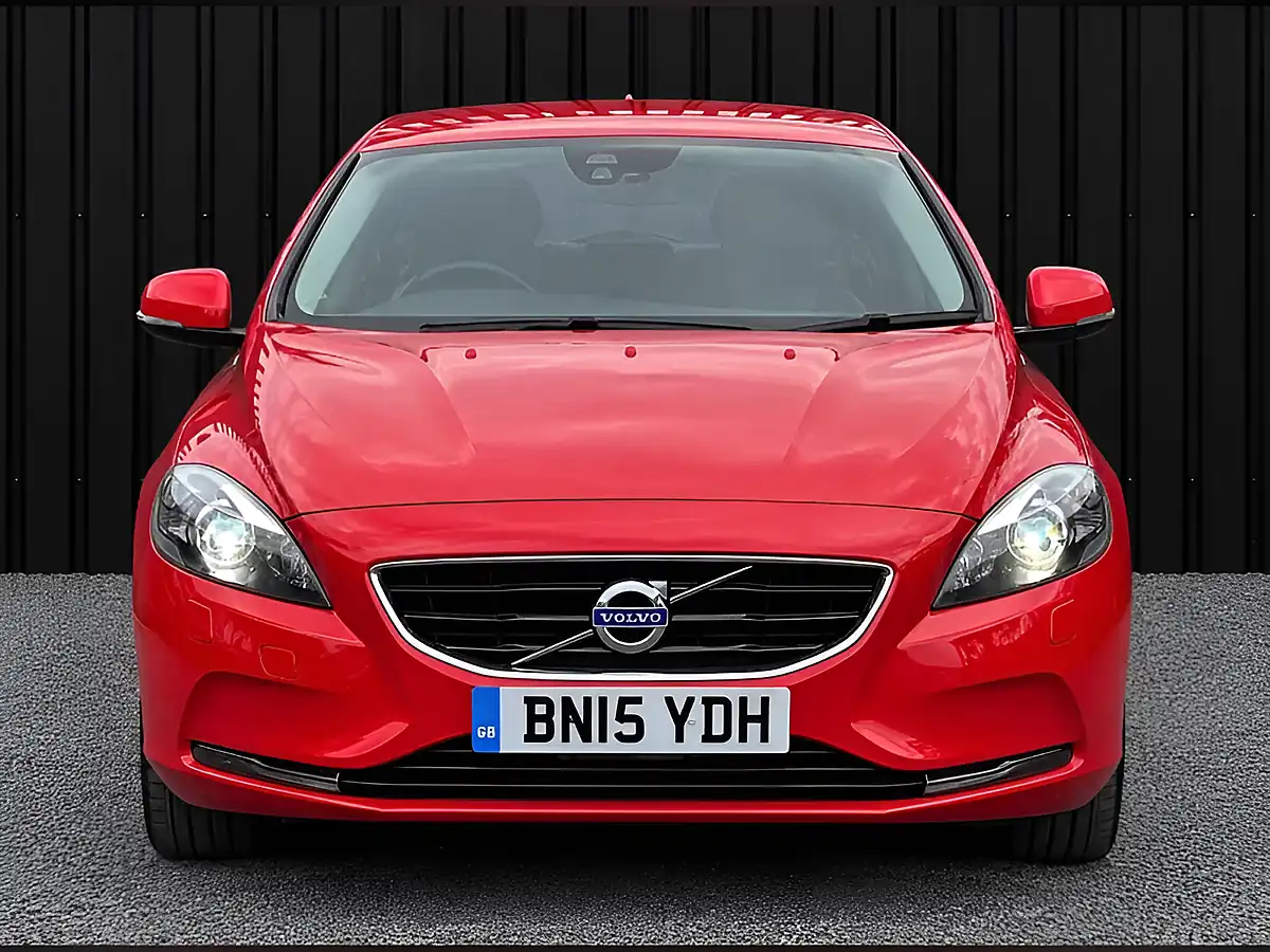 Used 2015 Volvo V40 Se Lux Nav Red - Interior and Exterior details 5