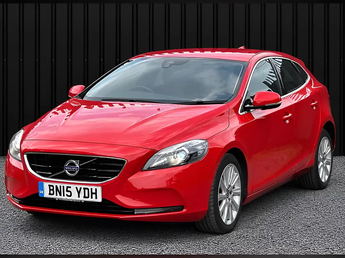 Used 2015 Volvo V40 Se Lux Nav Red - Interior and Exterior details 6