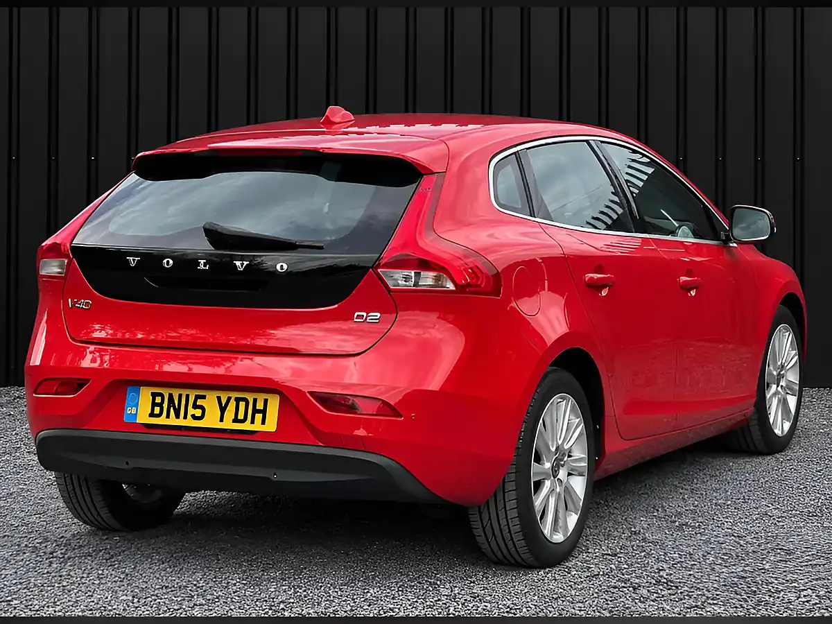 Used 2015 Volvo V40 Se Lux Nav Red - Interior and Exterior details 7