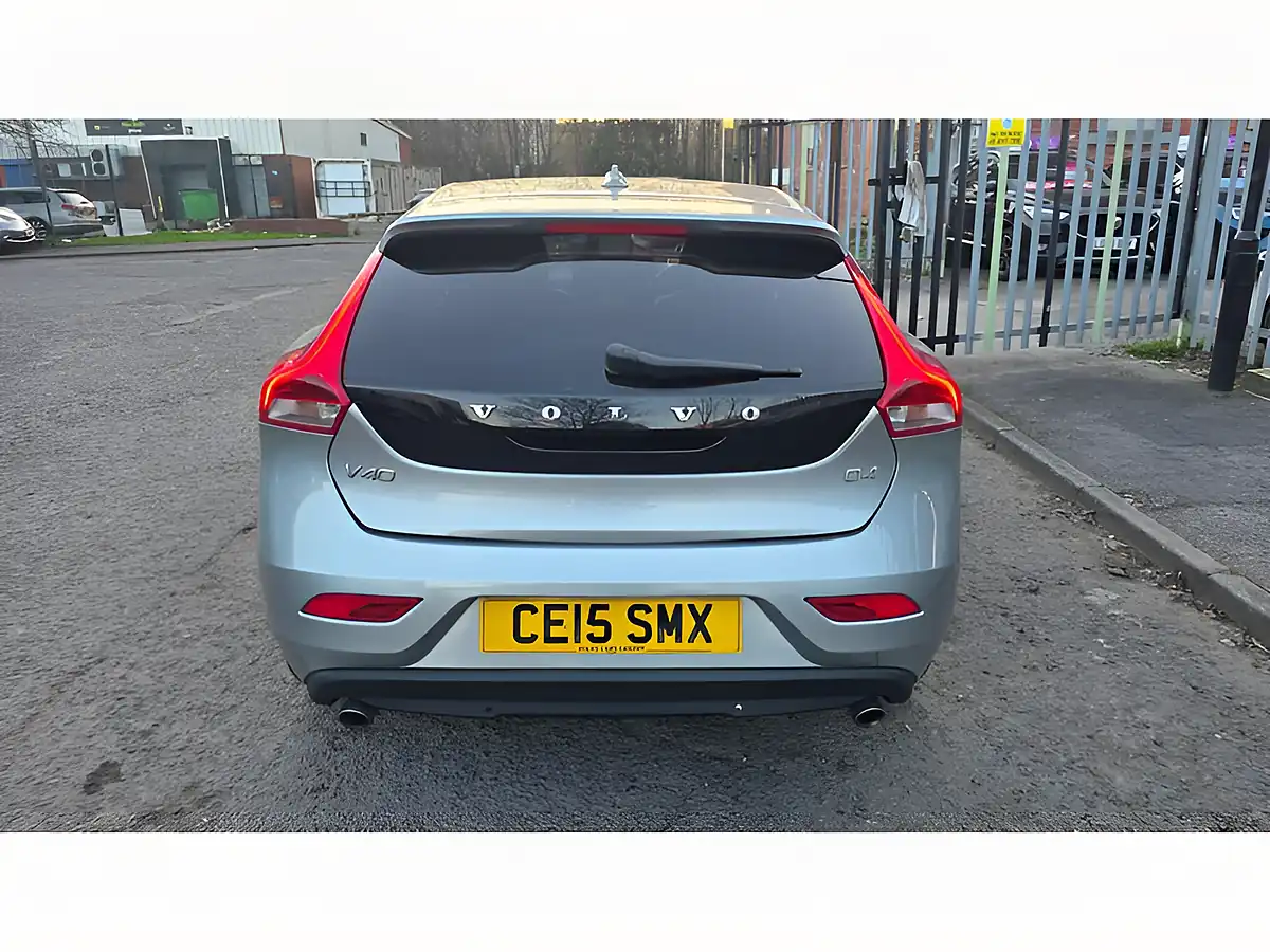 Used 2015 Volvo V40 Se Nav Silver - Interior and Exterior details 11