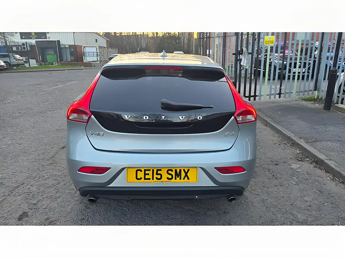 Used 2015 Volvo V40 Se Nav Silver - Interior and Exterior details 12