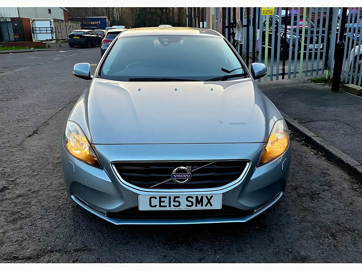 Used 2015 Volvo V40 Se Nav Silver - Interior and Exterior details 2