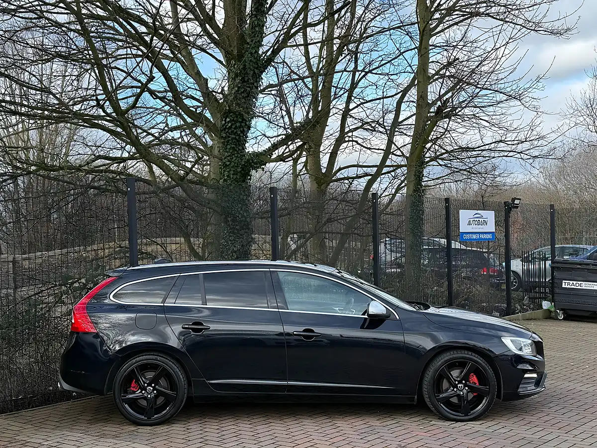 Used 2015 Volvo V60 R-Design Lux Nav Black - Interior and Exterior details 10