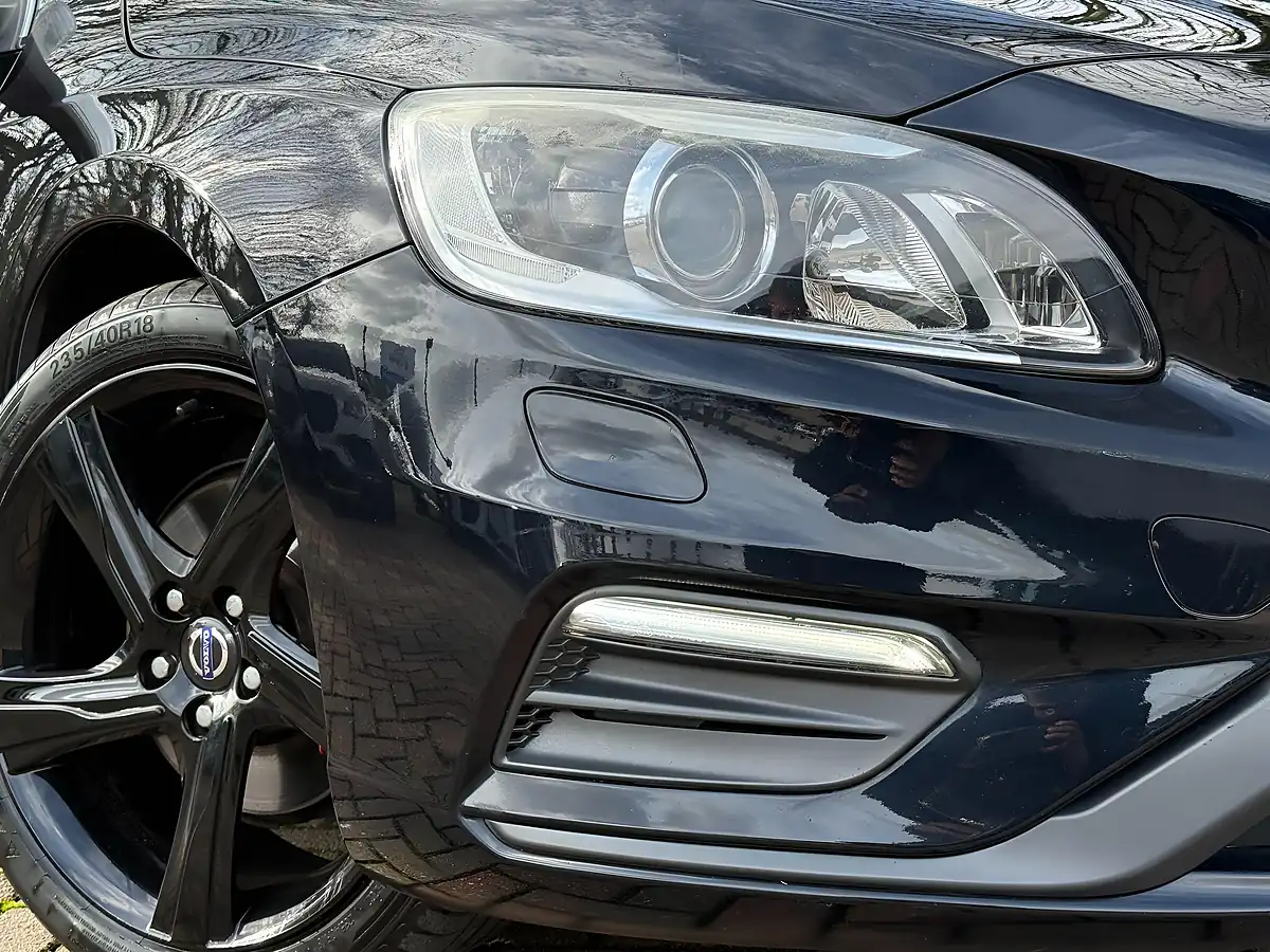 Used 2015 Volvo V60 R-Design Lux Nav Black - Interior and Exterior details 11