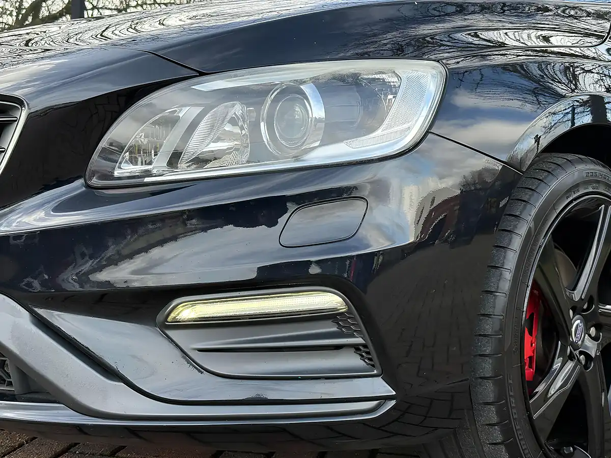 Used 2015 Volvo V60 R-Design Lux Nav Black - Interior and Exterior details 12