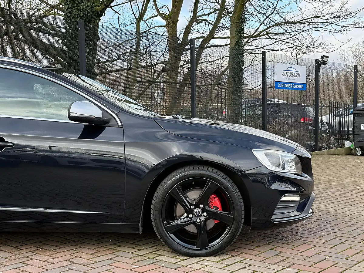 Used 2015 Volvo V60 R-Design Lux Nav Black - Interior and Exterior details 15