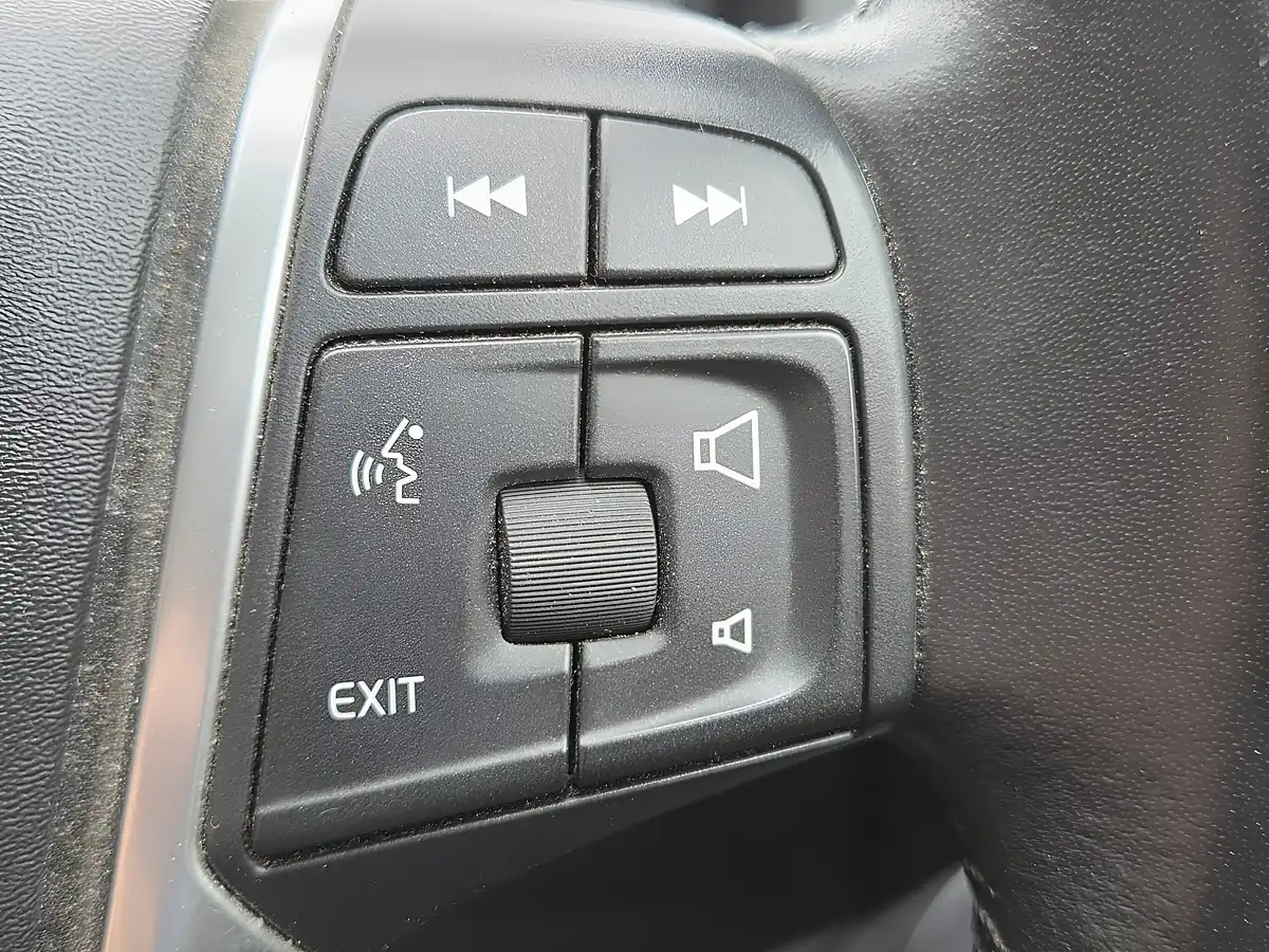 Used 2015 Volvo V60 Se Lux Nav Gold - Interior and Exterior details 15