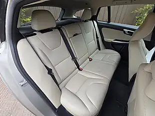 Used 2015 Volvo V60 Se Lux Nav Gold - Interior and Exterior details 16