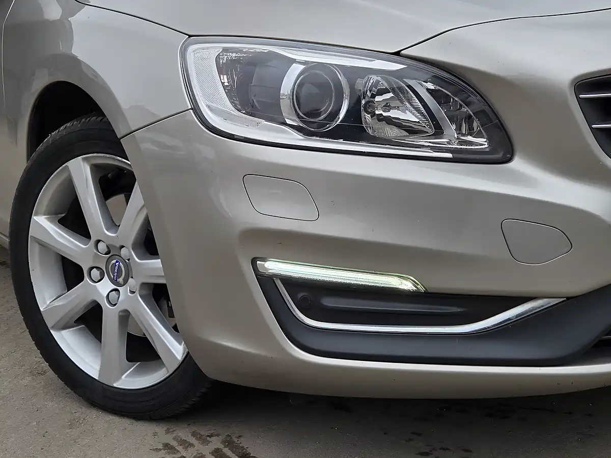 Used 2015 Volvo V60 Se Lux Nav Gold - Interior and Exterior details 2