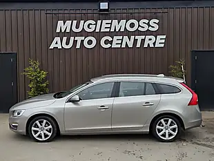 Used 2015 Volvo V60 Se Lux Nav Gold - Interior and Exterior details 4