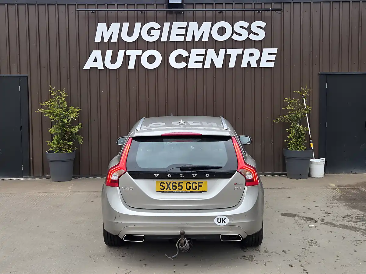 Used 2015 Volvo V60 Se Lux Nav Gold - Interior and Exterior details 5