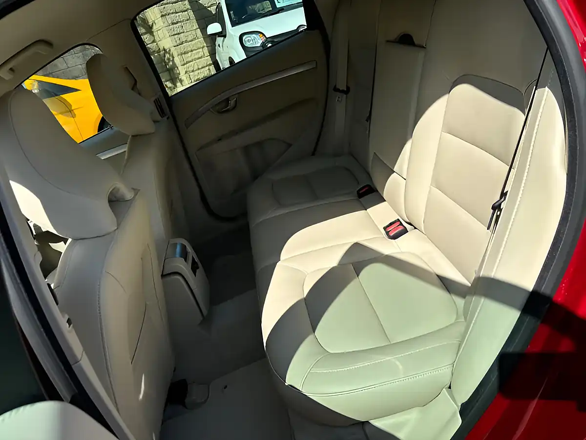 Used 2015 Volvo V70 Se Lux Red - Interior and Exterior details 12