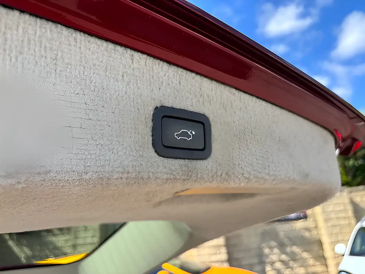 Used 2015 Volvo V70 Se Lux Red - Interior and Exterior details 14