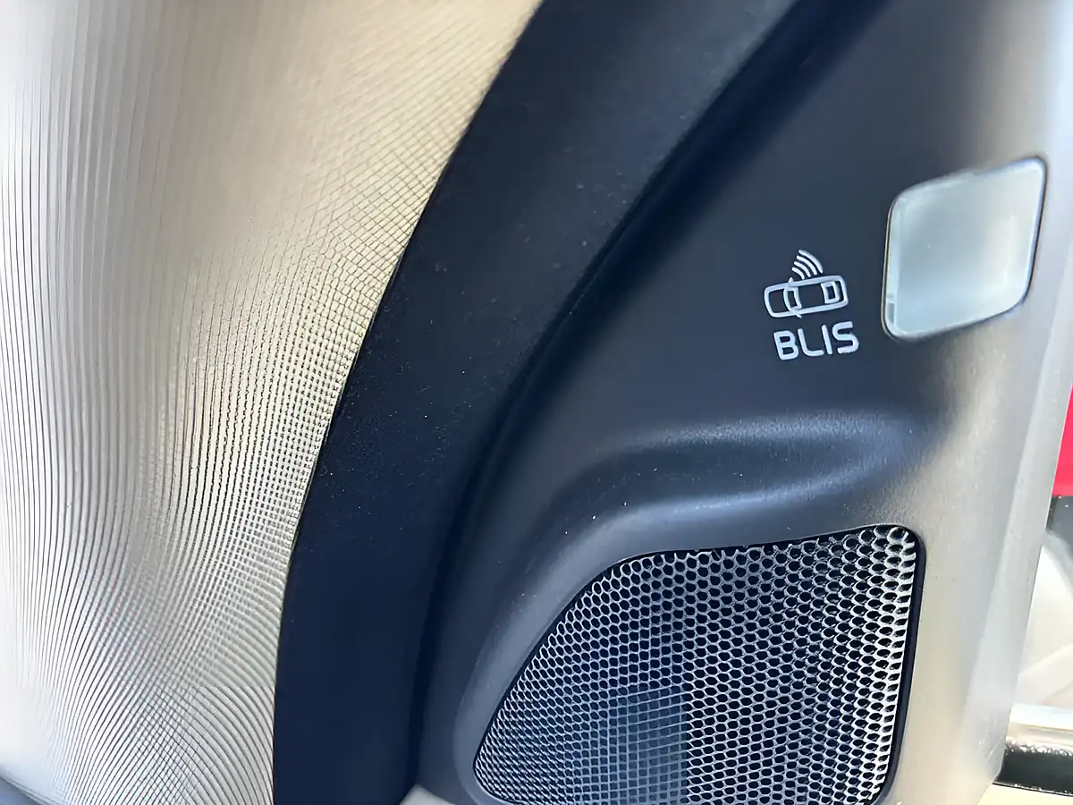 Used 2015 Volvo V70 Se Lux Red - Interior and Exterior details 17