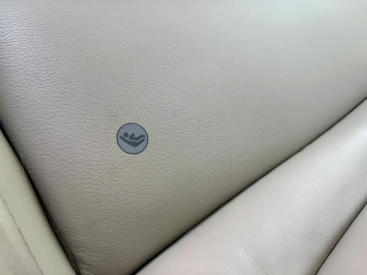 Used 2015 Volvo V70 Se Lux Red - Interior and Exterior details 18