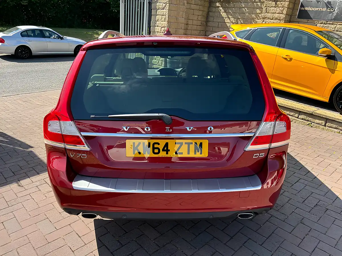 Used 2015 Volvo V70 Se Lux Red - Interior and Exterior details 8