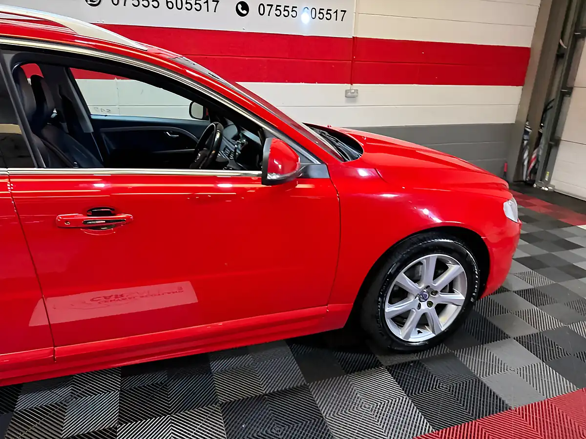 Used 2015 Volvo V70 Se Lux Red - Interior and Exterior details 6
