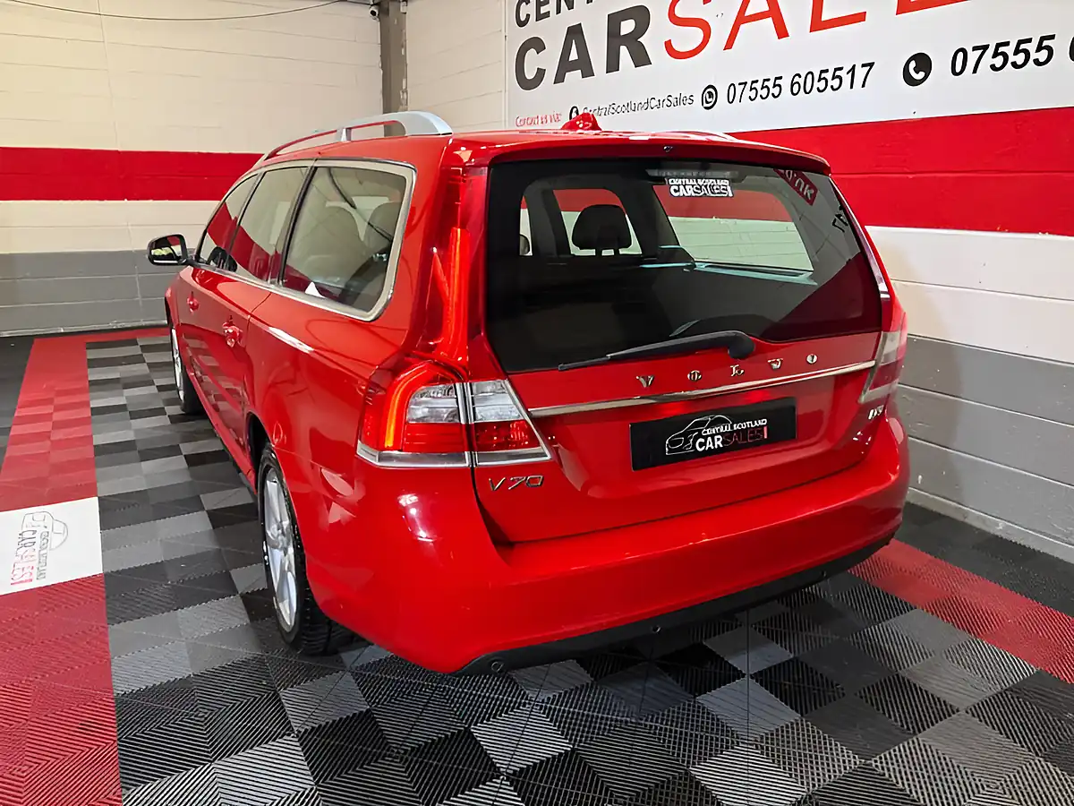 Used 2015 Volvo V70 Se Lux Red - Interior and Exterior details 9