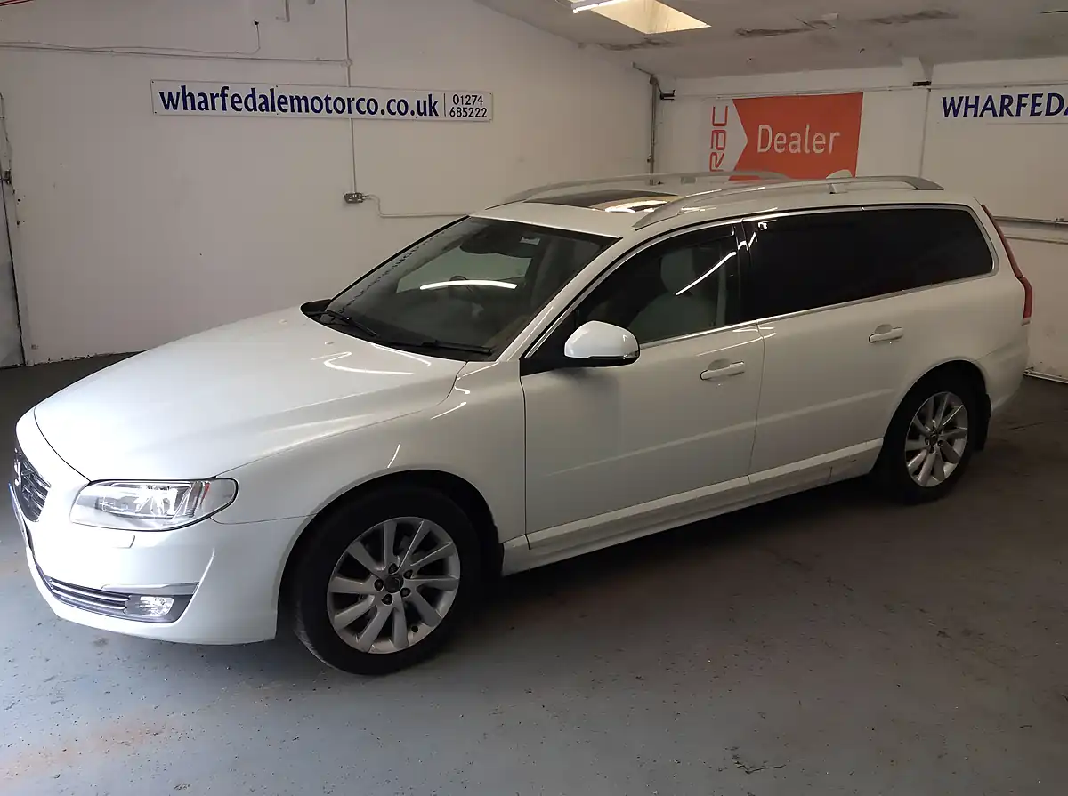 Used 2015 Volvo V70 Se Lux White - Interior and Exterior details 10
