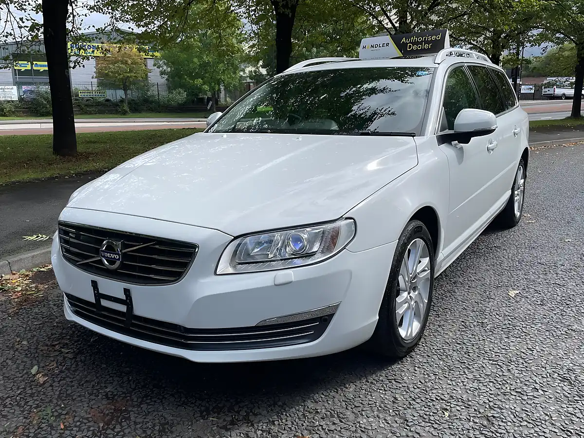 Used 2015 Volvo V70 Se Lux White - Interior and Exterior details 5