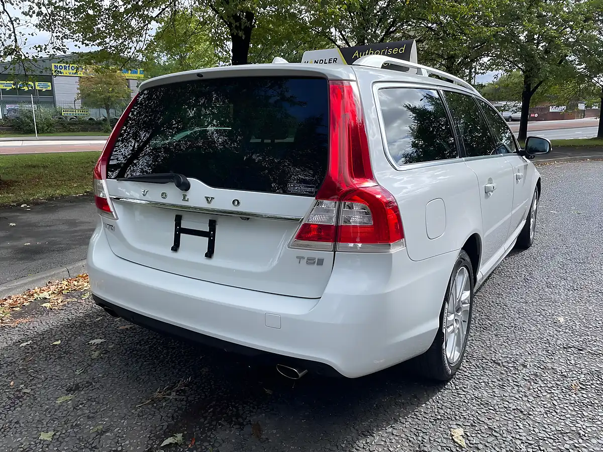 Used 2015 Volvo V70 Se Lux White - Interior and Exterior details 9