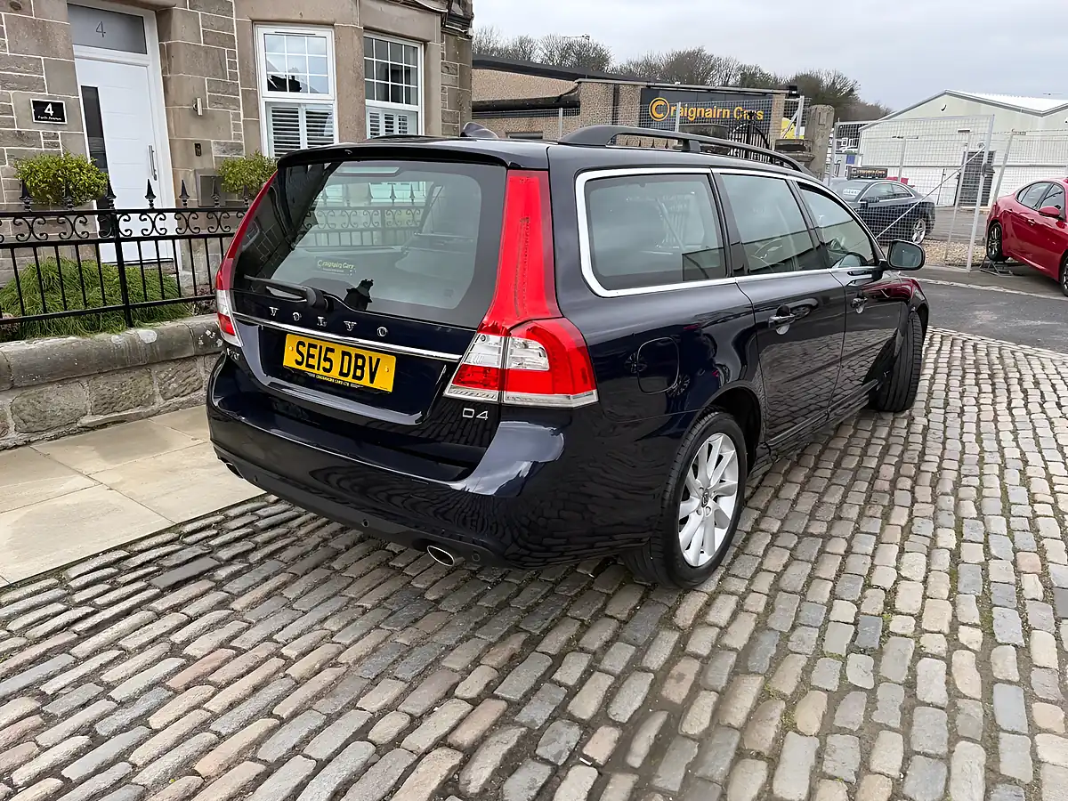 Used 2015 Volvo V70 Se Nav Magic Blue - Interior and Exterior details 15