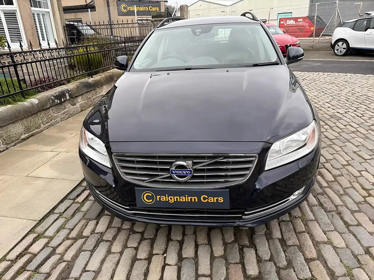 Used 2015 Volvo V70 Se Nav Magic Blue - Interior and Exterior details 17