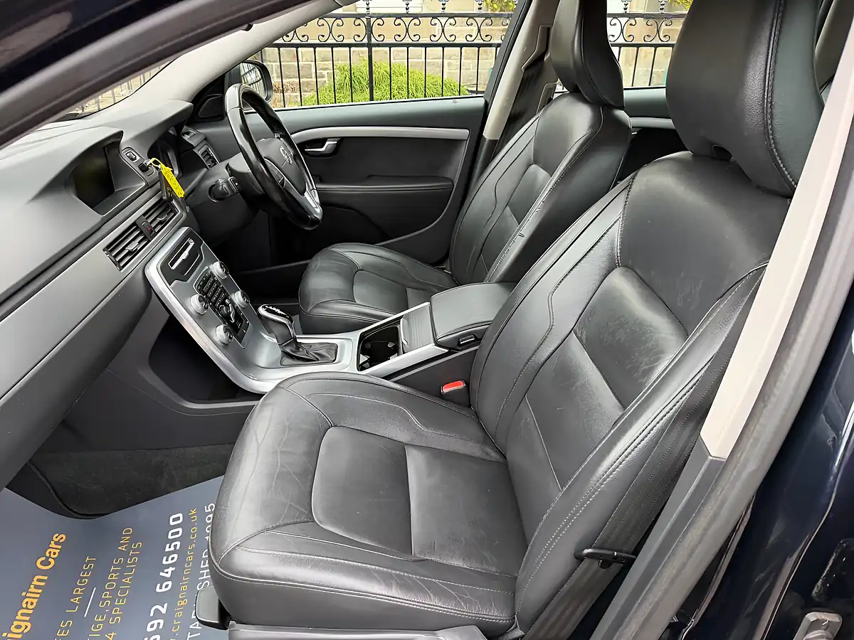 Used 2015 Volvo V70 Se Nav Magic Blue - Interior and Exterior details 19
