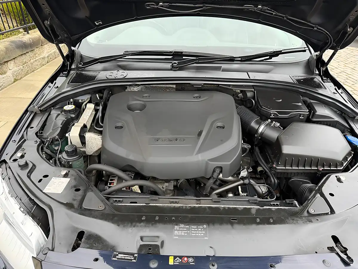 Used 2015 Volvo V70 Se Nav Magic Blue - Interior and Exterior details 20